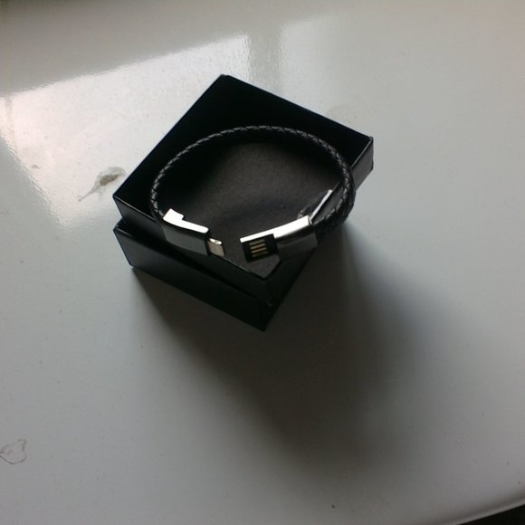 Host pick!!    NWT          recharger Small Bracelet NWT - Picture 4 of 6